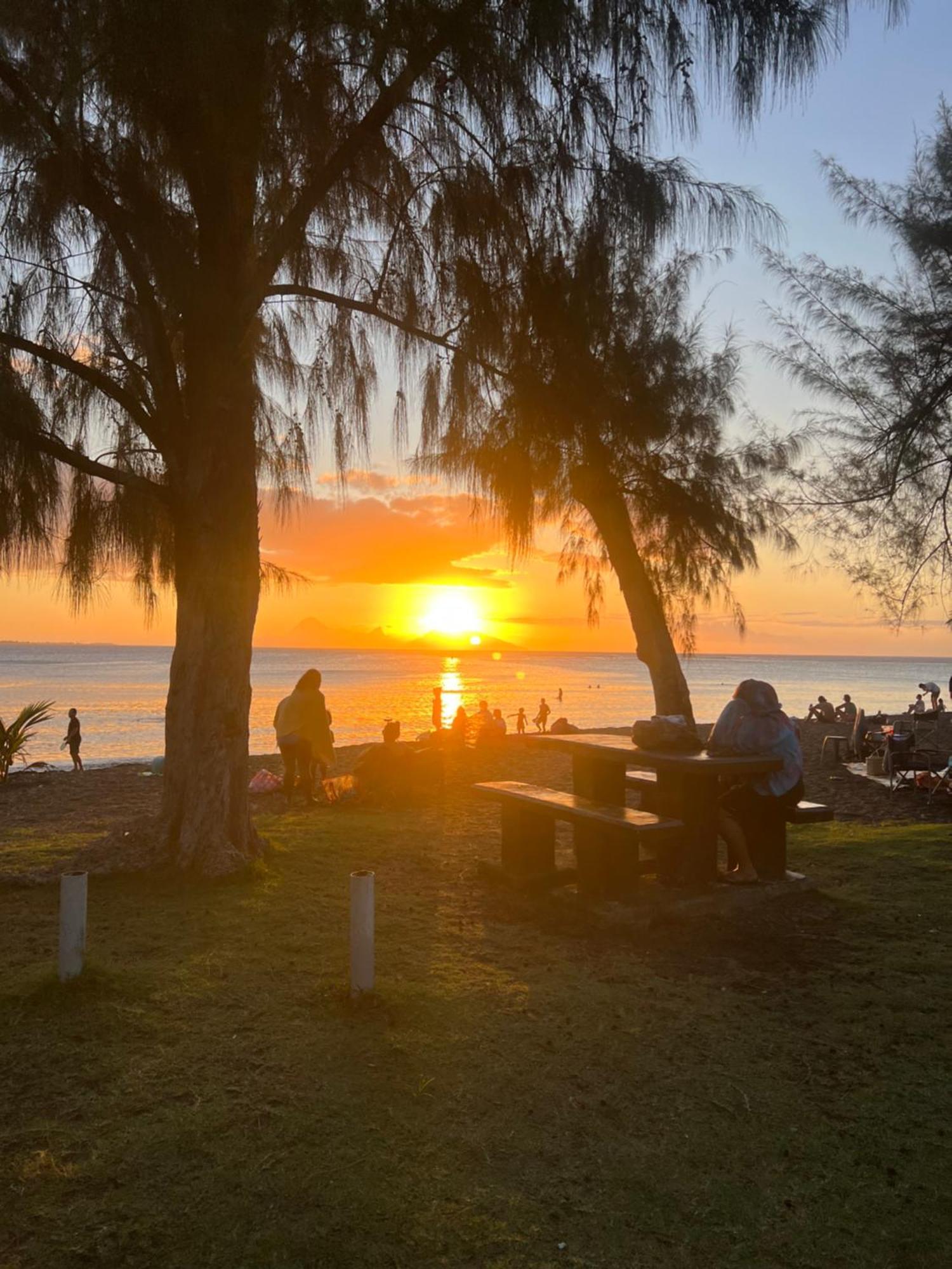 La Maison Pres Du Phare Mahina Bagian luar foto